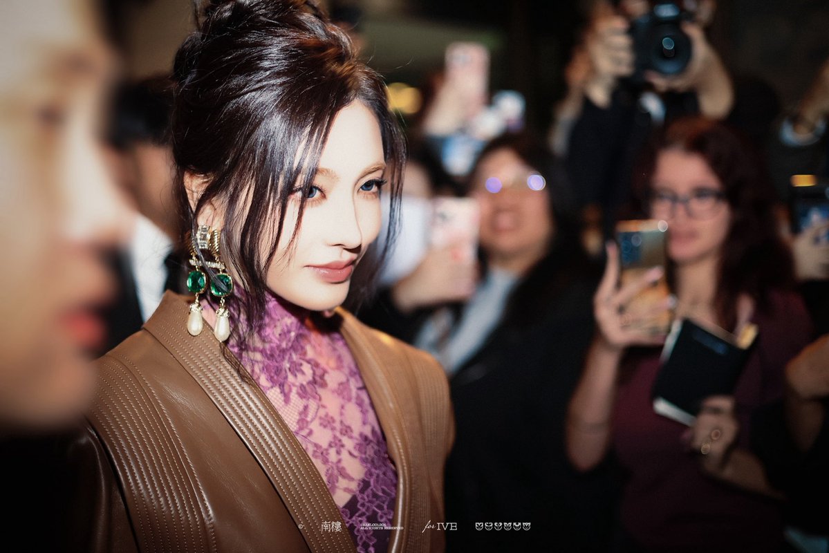 Nanlou1201's tweet photo. 261004

#LIZtoPFW #리즈 #LIZ #リズ
#ValentinoSS27 #PFW
@MaisonValentino
#IVE #아이브 #アイヴ https://t.co/GPT6Iew0HB