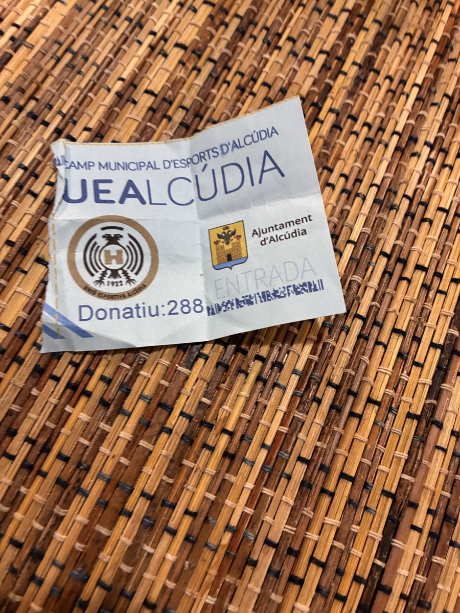 portosale's tweet photo. Avui he anat a Alcúdia a veure el @ce_sineu Femení i he hagut de fer un donatiu per entrar, cap problema. Em pensava que aquesta vegada hi hauria liniers 🤦🏾♂️
Esper #quidproquo amb el partit de tornada https://t.co/6e39EnttV2