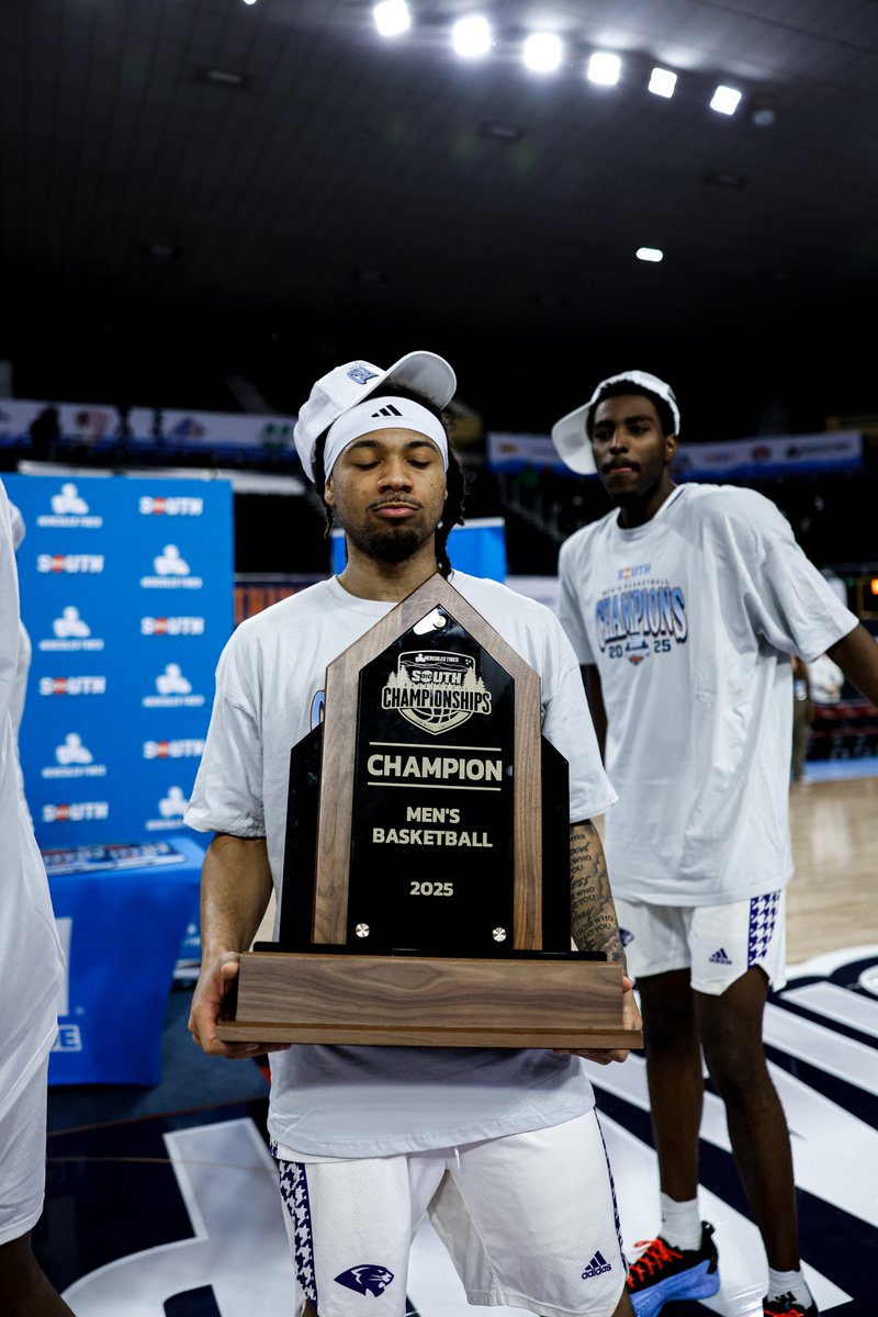 HPUMBB's tweet photo. Etched in history at High Point, leading the Panthers to their first-ever Big South Tournament Championship and first NCAA Tournament appearance in the 2024-25 season! 🏆🎟️

🏅 Big South Tournament MVP
⭐ Big South All-Tournament Team
🏆 Big South Tournament Champion

Wishing Bobby a happy birthday and continued success! 🎈🏀

#GoHPU x #OnTheProwl