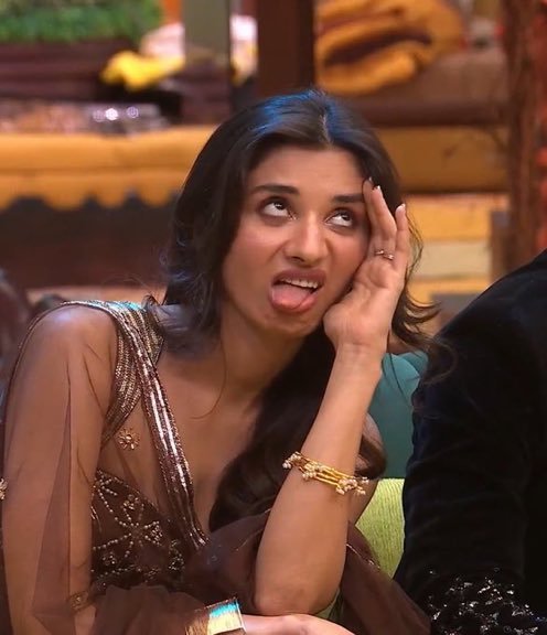 RajaveD_'s tweet photo. “Kanika watching Qazi get praised for his singing, personality &amp; screen presence:
‘Oh God… not this again!’ 😭😂
Jealousy level: Bigg Boss 20 ka TRP meter bhi blush kar gaya. 💀🔥
Qazi: gets appreciation
Kanika: system.exe has stopped working 🤣
Stay pressed,#BiggBoss20 #Qazi https://t.co/qKqfE1RLrv