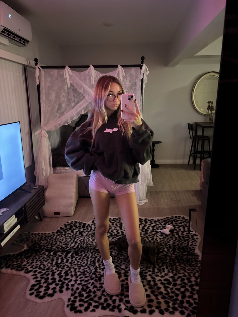 qqueenkrissy tweet picture