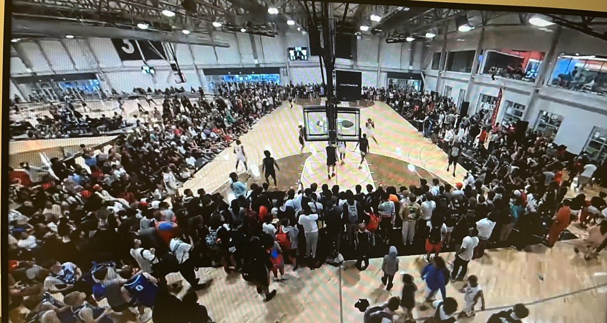 Uprise_Hoops's tweet photo. Southwest Shootout in the books!! 📚
BIG THANKS to all 63 JUCO Teams who participated! 

Phenomenal work @courtvisionmbb & @CoachBurton13 leading the way putting together on a 1️⃣st class event‼️

Special thanks to @YFAC_Sports, all the #Uprise staff, support staff, & everyone who played a part in making this event possible.

Best of success to everyone this season!

Until next time… 📆⌚️🏀