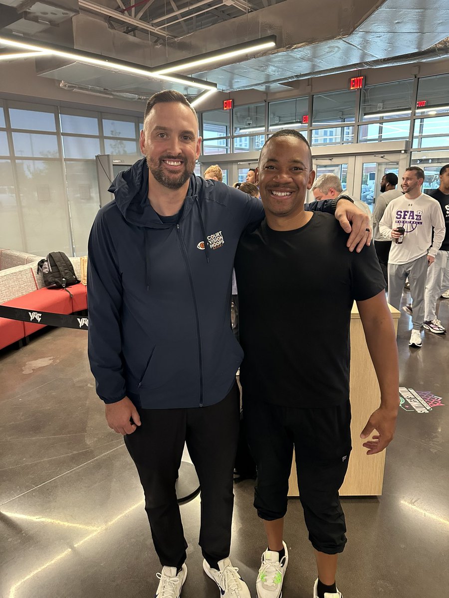 Uprise_Hoops's tweet photo. Southwest Shootout in the books!! 📚
BIG THANKS to all 63 JUCO Teams who participated! 

Phenomenal work @courtvisionmbb & @CoachBurton13 leading the way putting together on a 1️⃣st class event‼️

Special thanks to @YFAC_Sports, all the #Uprise staff, support staff, & everyone who played a part in making this event possible.

Best of success to everyone this season!

Until next time… 📆⌚️🏀
