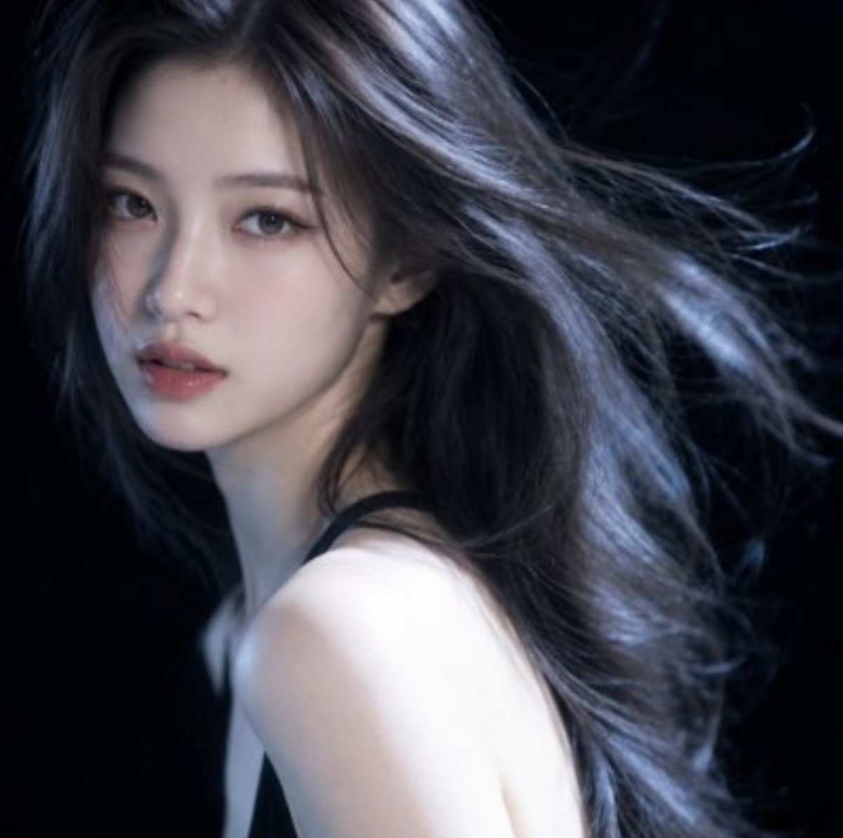 xxxxkzx's tweet photo. the AI is merciless, but i like it
#NewProfiePic https://t.co/jmx0U1V4Vk