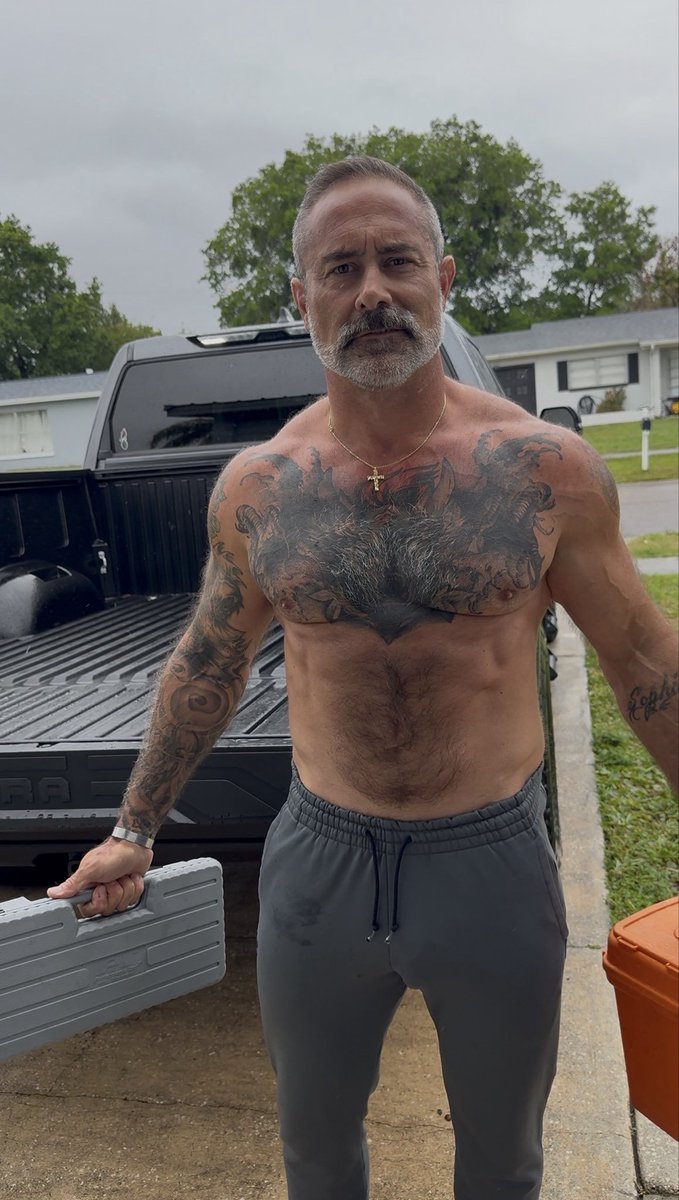 SergeantSiww's tweet photo. Thirsty ? 💦 Cum in here with me 😈⤴️
sargesilverfox https://t.co/RkpZ0crONC