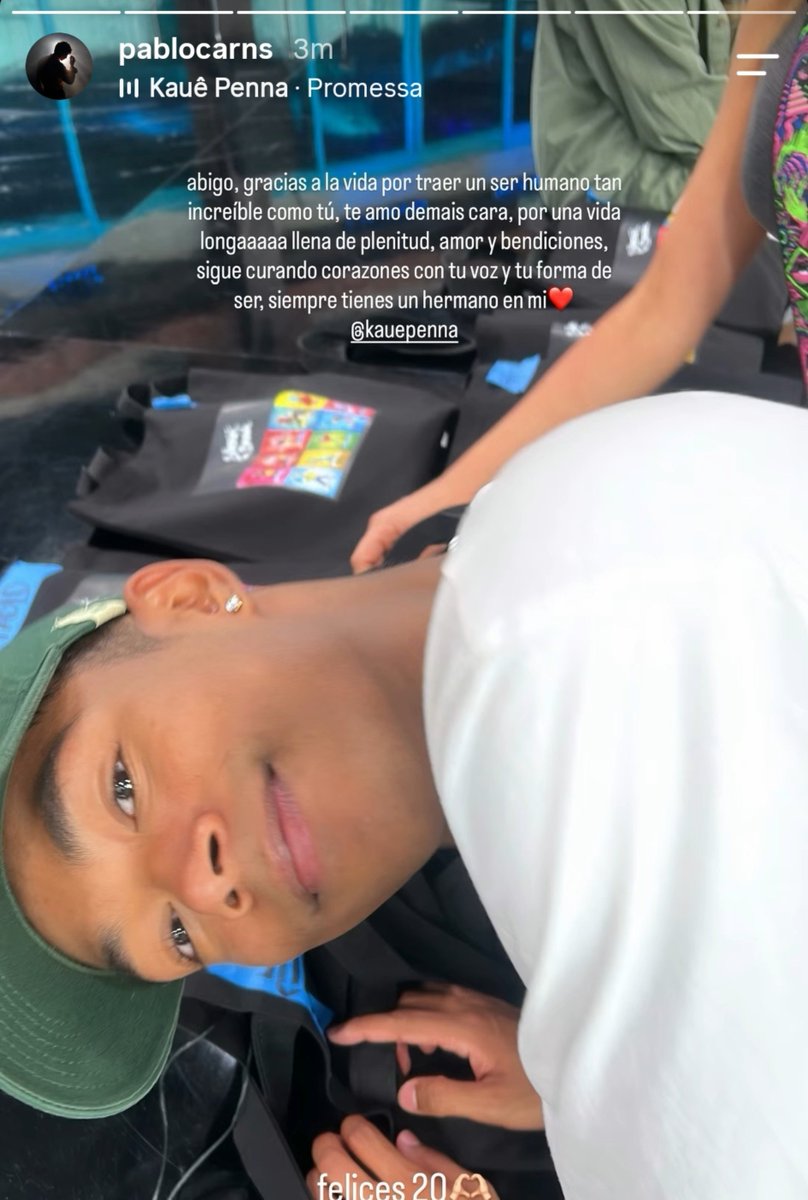 flowerdeinertt's tweet photo. Pawi pra sempre🥺❤️‍🩹...ele ainda usou a msca do kauê😭 https://t.co/imRlXzw7F9