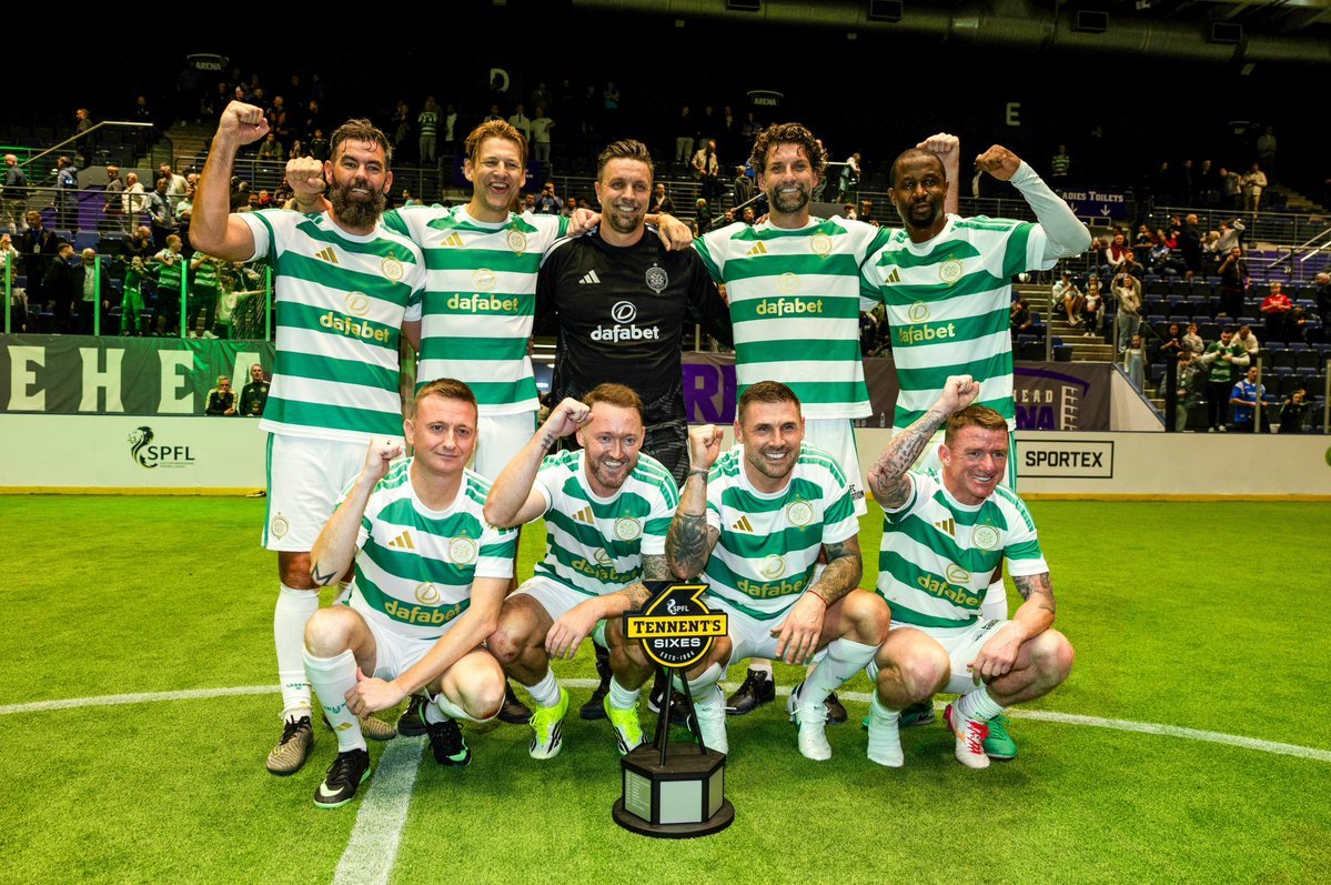 MarkAdairkw's tweet photo. 🏆⚽️ 𝗧𝗲𝗻𝗻𝗲𝗻𝘁𝘀 𝗦𝗶𝘅𝗲𝘀 𝗟𝗜𝗩𝗘 ⚽️🏆  

🥇 CELTIC WIN THE SIXES! 🥇

An unbelievable final sees Celtic triumph over their bitter rivals Rangers 5-4 at the Braehead Arena! 🍀🏆 https://t.co/7WPjNVfB7p