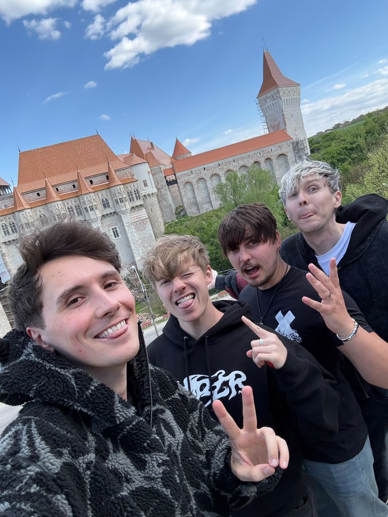 fangzpup's tweet photo. https://t.co/DUDczfDCdk