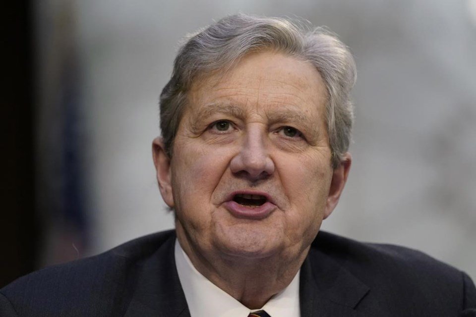 ChetterHub's tweet photo. Senator John Kennedy is considering a 2028 presidential run.

Well, that should give the comedy writers something to work with.

Kennedy 2028.

Good luck with that one, buddy.

I’d wish you better odds, but I don’t want to mislead you. https://t.co/P2lzYxYssl