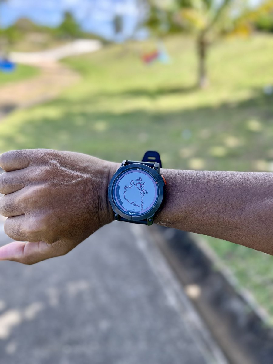 hypster_runner's tweet photo. 13 + 2 ✨
TEVE + TENDO + TEREMOS 🏃♂️
#beatyesterday #sundayrun #trailrun #15k #burnouteam https://t.co/BIkUNrS9Bs