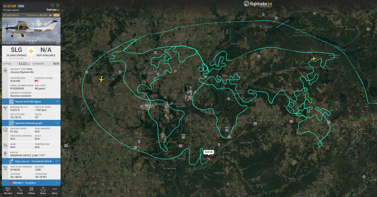 flightradar24's tweet photo. First a self portrait, then... the world! Pilot Picasso having a busy day! https://t.co/5ihMEVP3cV https://t.co/AETK5vGaG0
