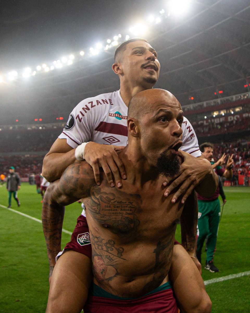 FluminenseFC's tweet photo. Aí é que a gente não pode deixar de 𝒔𝒐𝒏𝒉𝒂𝒓. 🇭🇺

Vencemos outra vez! https://t.co/s7i6JYE0tU