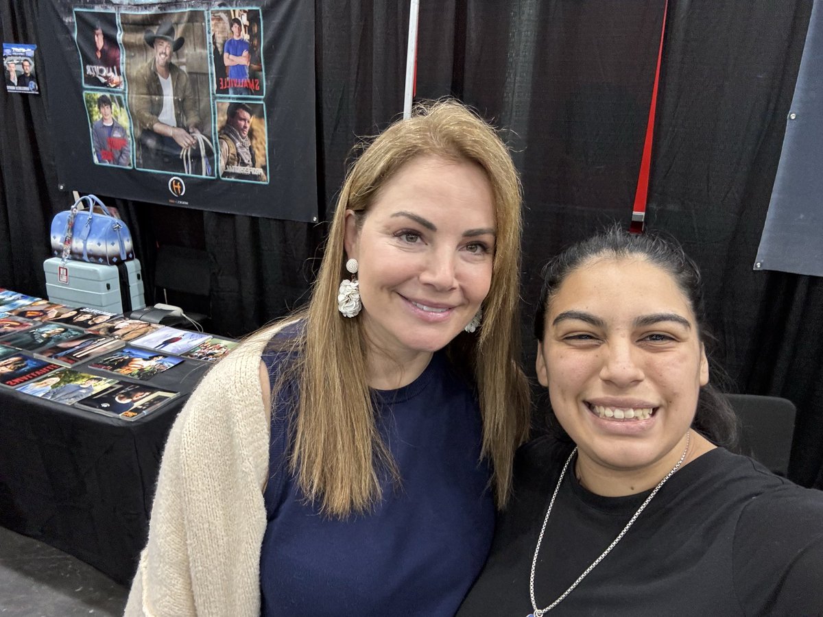 desireeg2000's tweet photo. Ahhh loved meeting them 🥹 Tom and Erica 🫶 #clois https://t.co/GnlcGja8ea