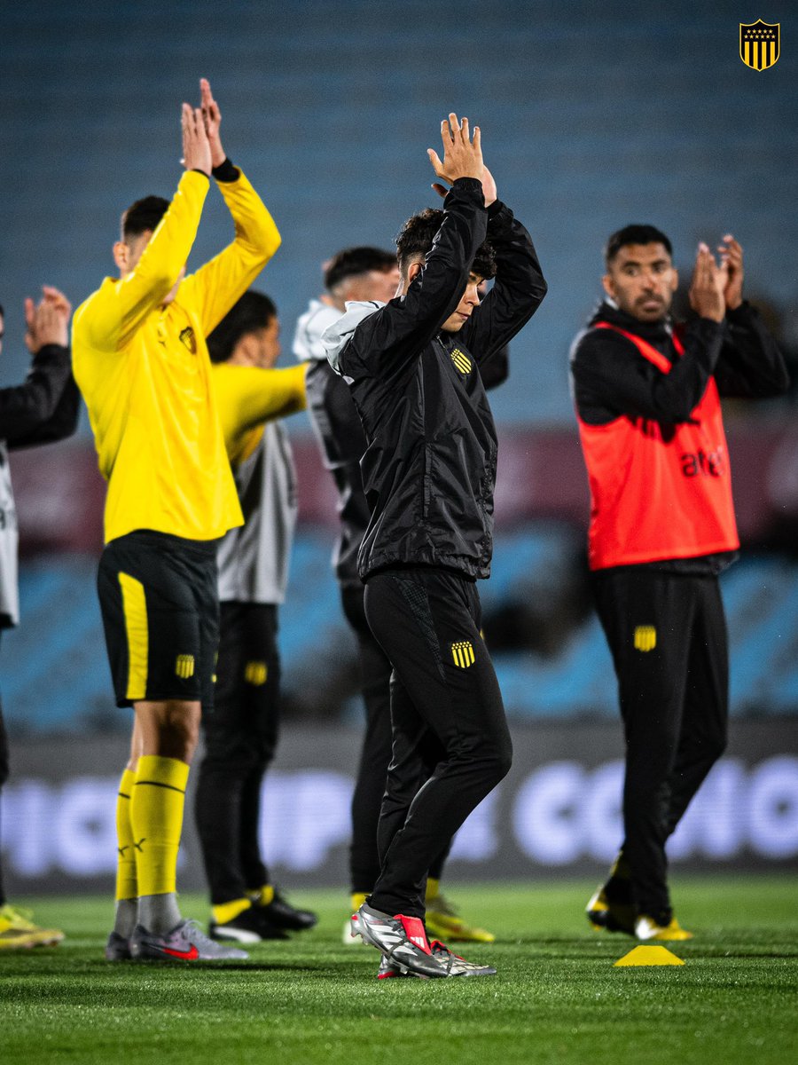 FTrucce18's tweet photo. El equipo de Peñarol para enfrentar a Racing: Washington Aguerre; Lucas Ferreira, Germán Pezzella, Nahuel Herrera; Javier Cabrera, Eric Remedi, Nicolás Fernández, Thiago Espinosa; Leandro Umpierrez, Leonel Jaime; Matías Arezo https://t.co/BepBgv2Bqf