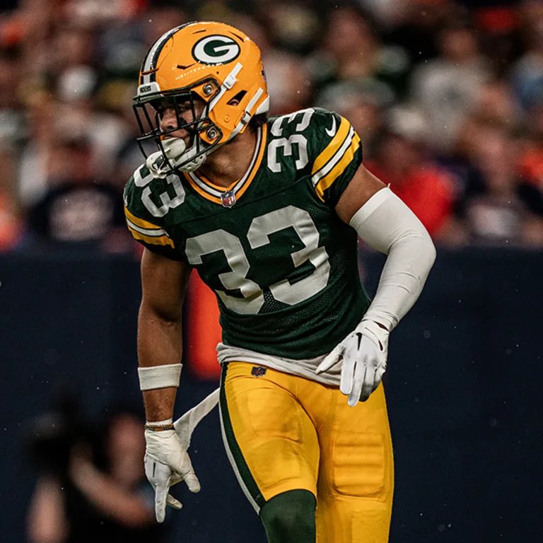 MatthewMKE98's tweet photo. Evan Williams is the defensive MVP this game

Absolutely tremendous game. Pass Pro, Run defense, blitzing, everything 

Best player on the defense today https://t.co/9Z6uNBaC1V