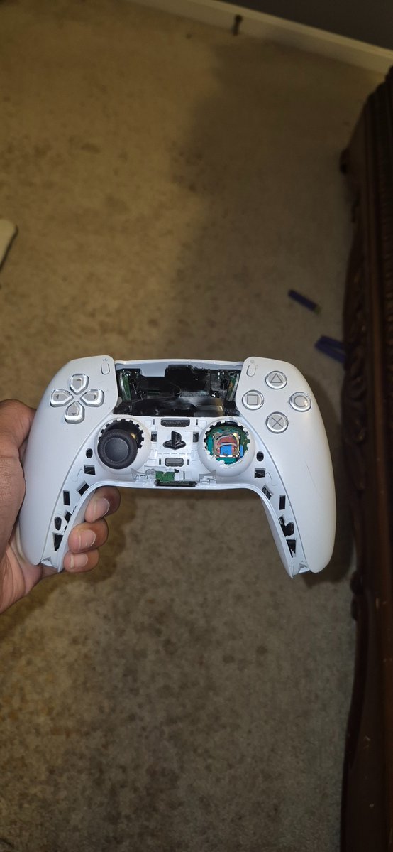KKhellcatddm's tweet photo. W controller https://t.co/Is9PG0YKVk