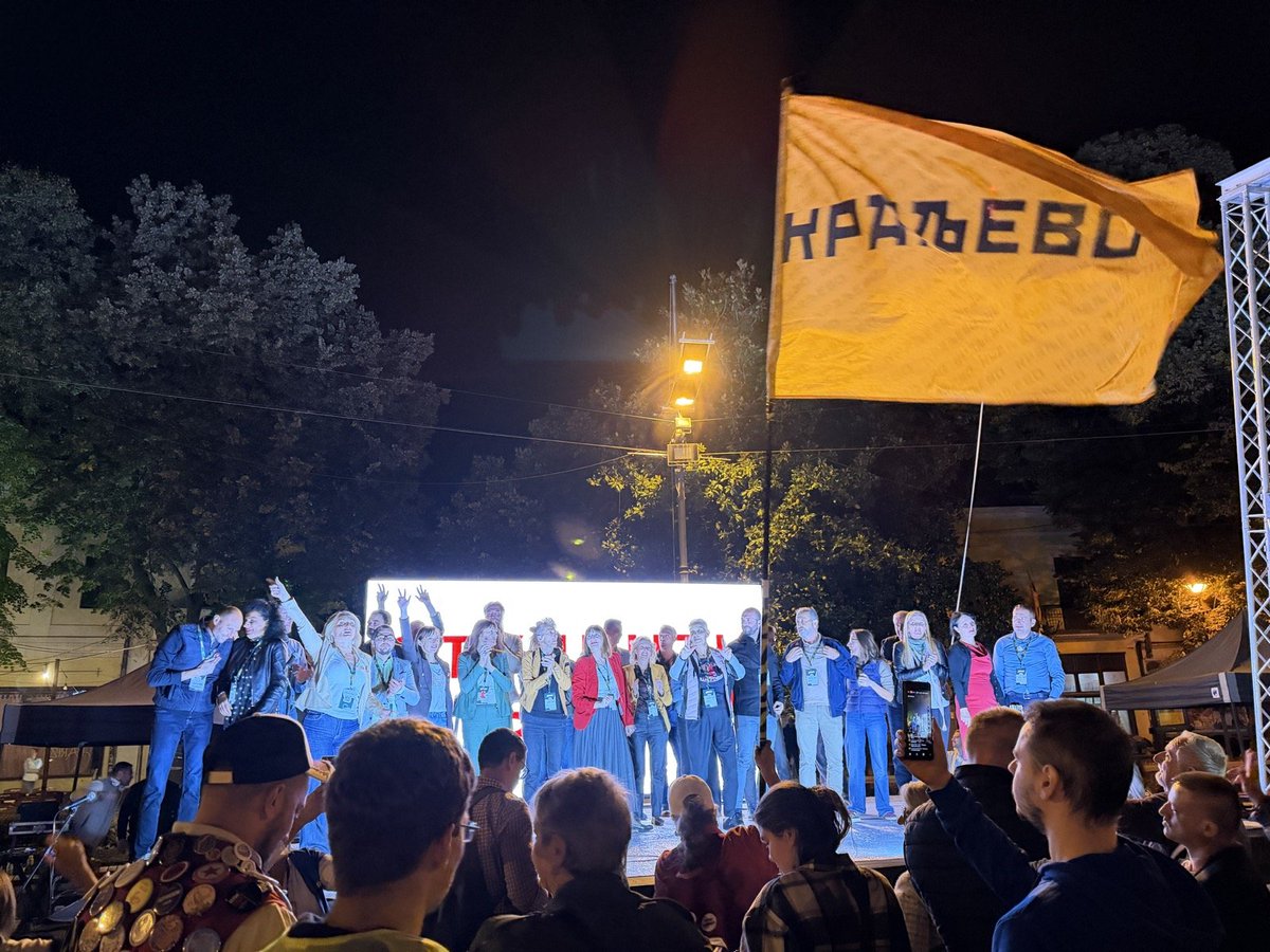 LokalniFront's tweet photo. Kraljevo.

Studenti pobeđuju! https://t.co/gIpw8HO5rg