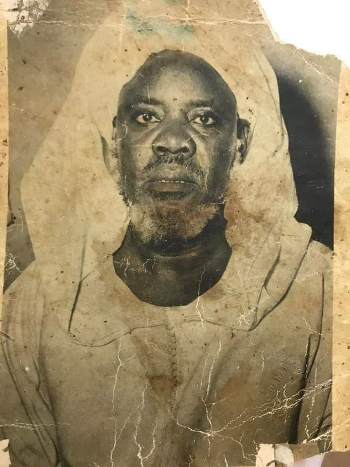 IbnArabeee's tweet photo. Salatul Fatihi  jewel of faidha Tijjaniyya..

Salatul Fatihi Diamond of Tijjaniyya

صلاة الفاتح شيخ لمن لا شيخ له

Ya Allah Make Us steadfast in reciting Salatul Fatihi Lima Ughlqa. https://t.co/PSKwDrxIic