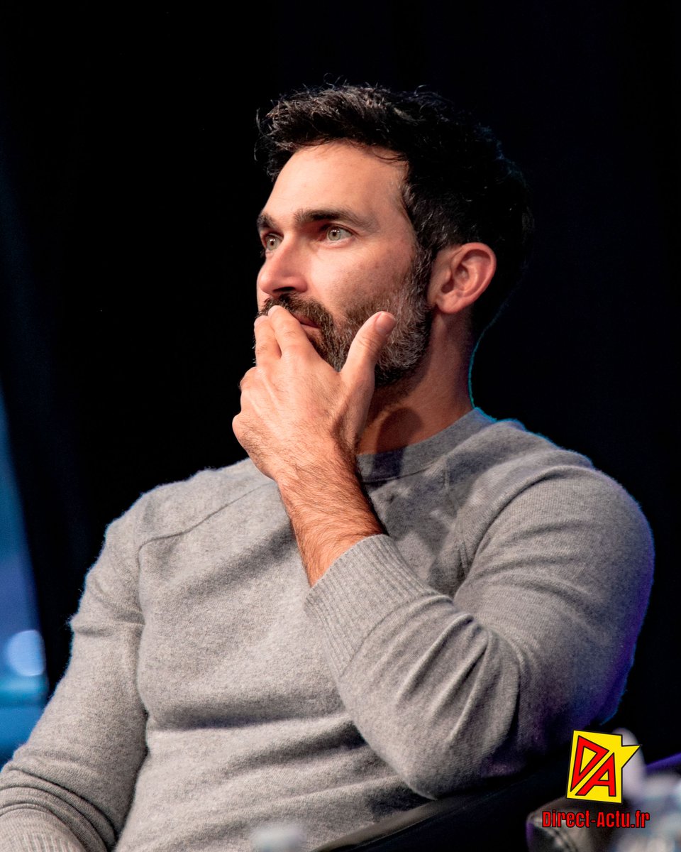 Directactufr's tweet photo. 🦸 De Derek Hale à Superman ! Tyler Hoechlin était présent à @ParisManga les 3 & 4 octobre 2026.

Révélé très jeune avec Les Sentiers de la perdition aux côtés de Tom Hanks, il continue à la télévision avec 7 à la maison.
Pour beaucoup, il reste Derek Hale, le charismatique loup-garou de Teen Wolf, qu'il incarne à nouveau en 2023 dans le film.
Plus tard, il devient Clark Kent au sein de Supergirl et  l'Arrowverse. Et dans sa propre série (2021-2024).
#TylerHoechlin #ParisManga2026 #TeenWolf