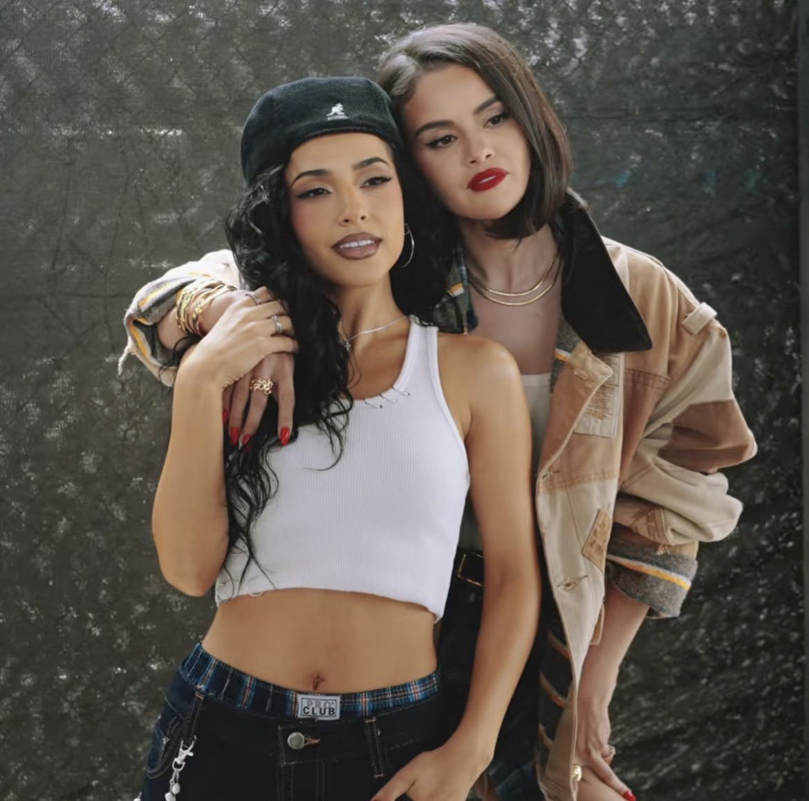 SelenaChina0722's tweet photo. “Te Olvido” (11.7M) is now the 120th most streamed song of @selenagomez on spotify in all credits. https://t.co/ouJIlw1ouH