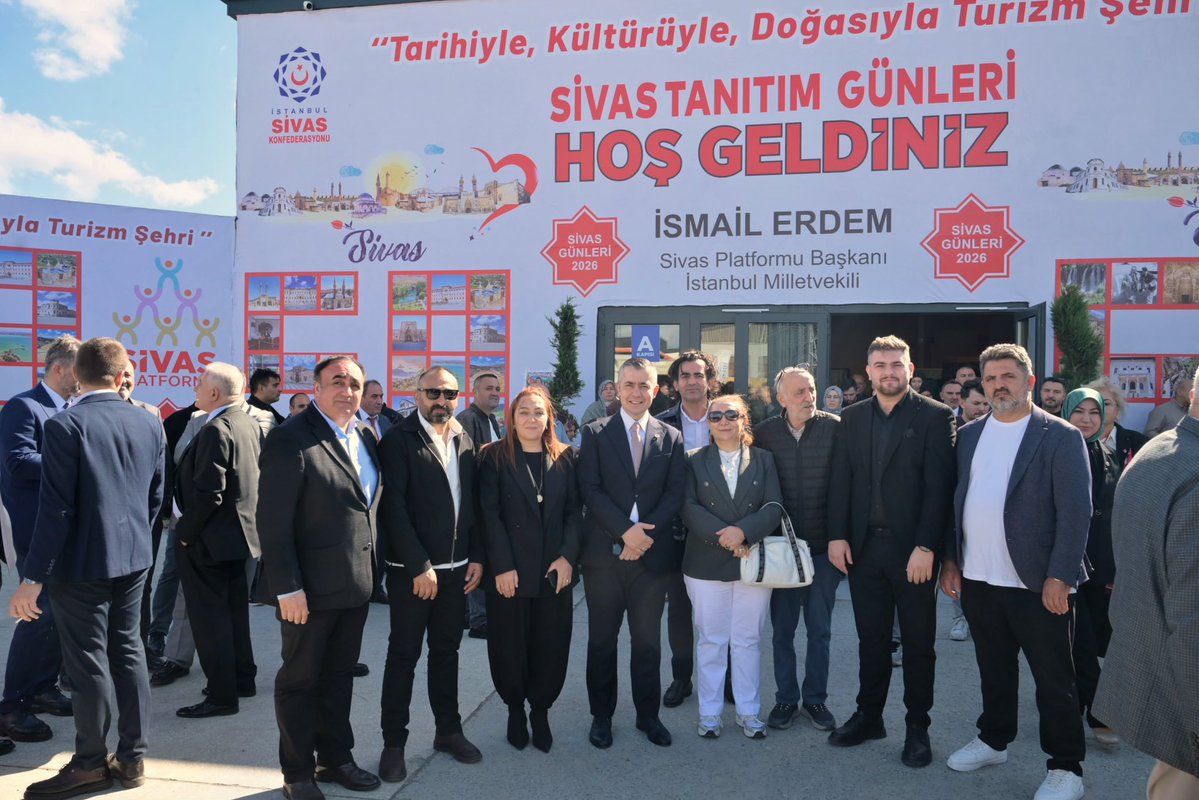 Can_Aksoy_'s tweet photo. 17. Sivas Tanıtım Günleri’nde Sivaslı dostlarımızla buluştuk.🇹🇷

Geçmişte Ulaş Kaymakamlığım dönemimde Sivas’ın köklü kültürüne tanıklık etmiştik. Eşsiz yöresel lezzetlerini tattığımız ve dayanışmamızı güçlendirdiğimiz bu güzel etkinlikte hemşehrilerimizle bir araya gelerek keyifli sohbetler gerçekleştirdik.

Kültürümüzü yaşatan, birlik ve beraberliğimizi güçlendiren bu anlamlı buluşmada emeği geçen herkese teşekkür ediyor; tüm Sivaslı hemşehrilerime selamlarımı iletiyorum.