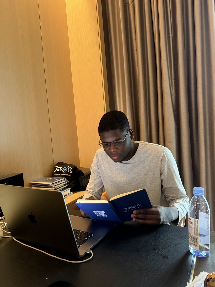 belikejeroid's tweet photo. Everyone is in Singapore 🇸🇬 . Going to miss attending Token2049 this year.

Next year ill ensure to attend alongside our new Global product!!

Images of the Jeroid X Xeus mixer last year 
Guess the person in the 3rd image and the worth of his company https://t.co/DjHbU4Xuk6