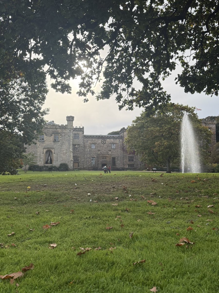 _sueeeX's tweet photo. Little wander round Towneley 🙌🏼 https://t.co/l6xrF42Ydi