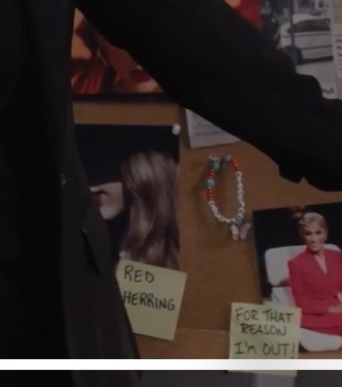 Elentiya_Kate's tweet photo. Also has anyone checked when is the next Last Week Episode?? Its 13th season and episode 26 as in 2/6 TVs are not out yet will air on October 13th . So maybe at Last week tonight announcement and release date 23rd 

Just saw the red herring. Release date of Red was October 22 https://t.co/2wviLkn3Kb