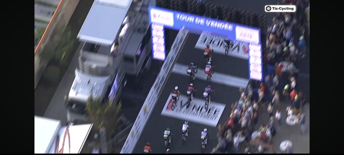 Alpe__dHuezPT's tweet photo. 🇫🇷 #TourdeVendee
¡Alexis Renard 🇫🇷 (COF) se lleva el triunfo!
Segundo ha sido un gran Xabier Berasategi 🇪🇸, que da 85 puntos a Euskaltel Euskadi en su particular pelea por el Top-30.
Los naranjas suman además 15 puntos con Gari Ugarte que ha sido 11°
Sergi Darder (CJR) 10° https://t.co/qjLlAoRhvH