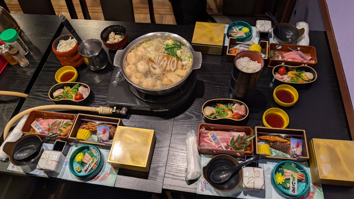 dtes95414's tweet photo. 09/18，這天走天橋立、伊根舟屋、美山茅草屋之里跟晚餐吃相撲火鍋
然後舟屋那邊，餵鳥餵的太開心，沒拍多少舟屋的照片🤣 https://t.co/fqZJG4QNdm