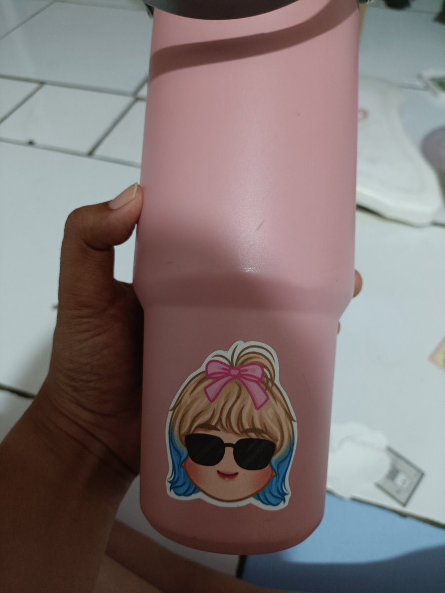 thatausaha's tweet photo. Siapa ya yg pernah ngasih gue stiker ayahpapa ini wkwk apa gue beli yak https://t.co/jyYptMYY72