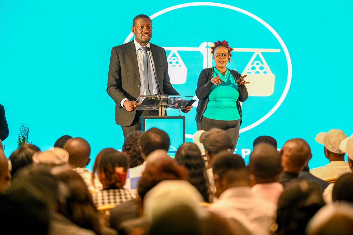 TEP_Kenya's tweet photo. The newest party Leader in town.

H.E  Edwin Watenya Sifuna ✊

#ChamaYaSifuna #TEP
@TEP_Kenya https://t.co/40bGgdVUB7