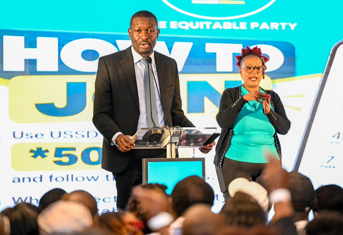 TEP_Kenya's tweet photo. The newest party Leader in town.

H.E  Edwin Watenya Sifuna ✊

#ChamaYaSifuna #TEP
@TEP_Kenya https://t.co/40bGgdVUB7