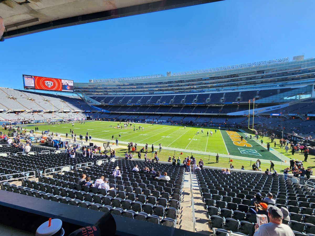 DoctorChalupa's tweet photo. First ever time in Chicago. One night left, what a great city what great people. Cannot wait for this game. Only way to get better from here is if I could get this hat signed. Internet please help me 🙏 @ChicagoBears @CALEBcsw #BearsvsJets #BearDown https://t.co/KVIM53nga0