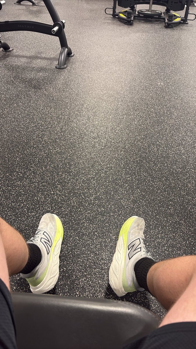 AlexTouchsGrass's tweet photo. Trying to get big like @Forrest_R6 🫩 https://t.co/ITV0ZJjgr2