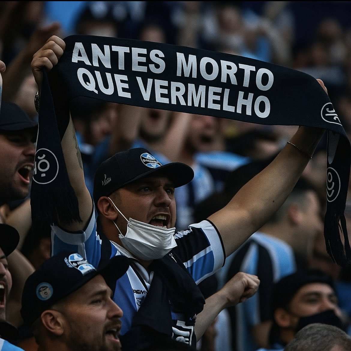 MundinhoFBPA's tweet photo. Ainda bem que o voto é secreto né! #Eleições2026 https://t.co/0gREqQiLj9