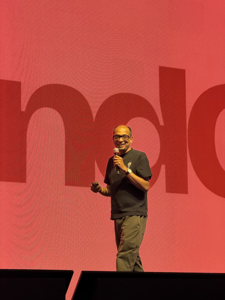 DesignUpConf's tweet photo. … and to conclude, @jdallcaps joins @luckykat to thank attendees, sponsors and volunteers who make the designup the conference it is today - in its 10th successful year.  :) https://t.co/T1AGjsFxcB
