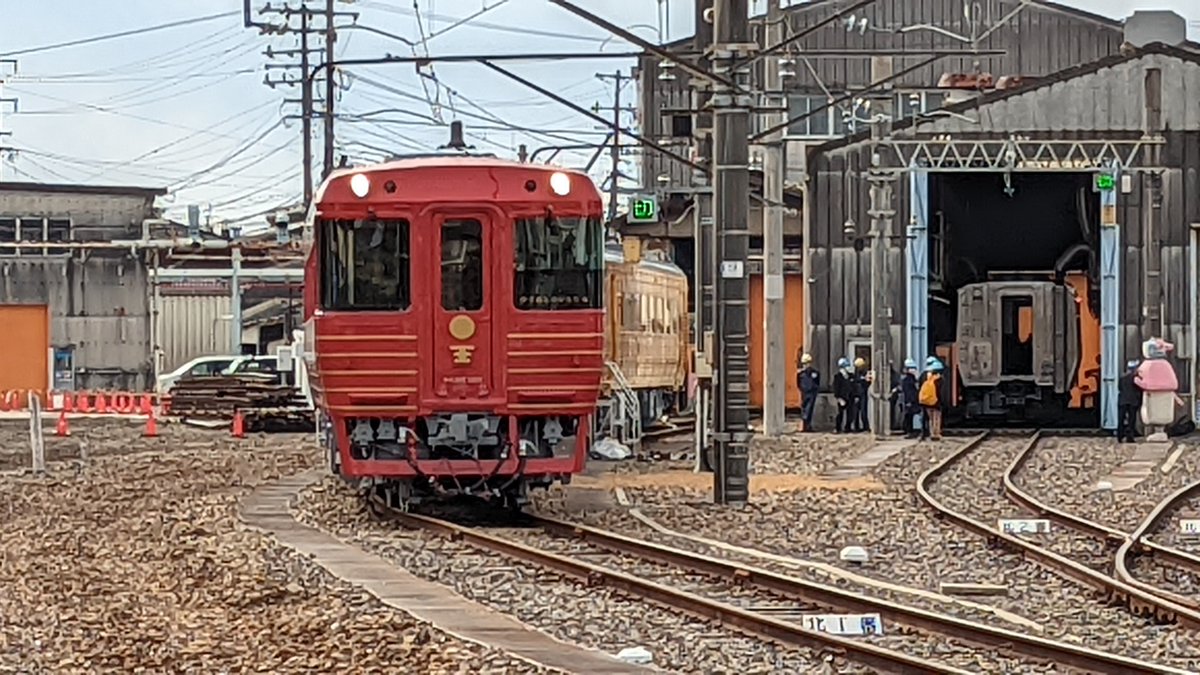 jrsnikoku5000's tweet photo. #見た人も無言でJR四国を挙げる https://t.co/YnwbNYZoz3