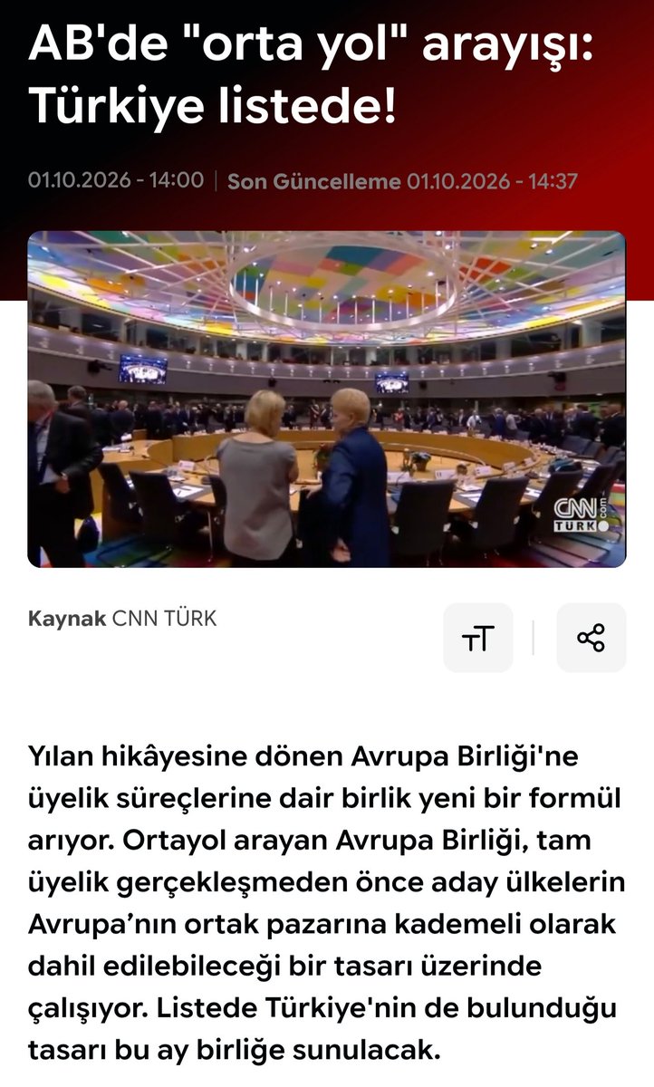 SireneOznur's tweet photo. Tarih 22 Ocak 2026. "İşte Türkiye'yi AB'ye sokacak o formül!" başlığıyla bir yayın hazırlayıp AB'nin aday ülkeler için hazırlıklarını aylar önce anlattım. "Yanıltıcı başlıktan kanalınızı şikayet ettim" diyenler ve daha neler neler yazanlar oldu. Birçok konuyu emek vererek yüzlerce kaynaktan araştırıp derleyip analiz ettikten sonra maalesef her konuda buna benzer tepkiler alıyorum. Böyle bir ortamda bir şeyler yazıp çizebilmek, anlatabilmek, aktarabilmek o kadar yıpratıcı ki bilemezsiniz. Ve maalesef zaman beni haklı çıkarınca bir tane bile özür dileyen çıkmıyor, aksine hâlâ pişkince zeytinyağı gibi üste çıkıyorlar. İnsan emeğine, bilgisine saygısızlık her alanda çok kötü bir şey. 
Yayının tamamı: https://t.co/K2Tm6flLnK
AB'nin yeni formülü hakkında:
https://t.co/tr3sUrKmEE
Destek için kanalıma abone olmak isterseniz:
https://t.co/Ywn5uHVp6s