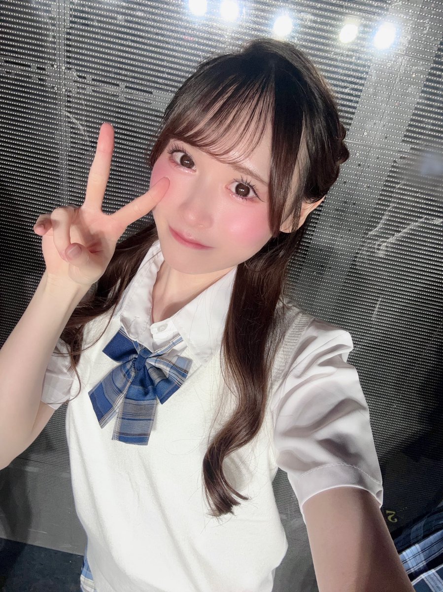hazuki8986's tweet photo. わたし、アイドル！オーディション本日、最終審査で合格をいただきました！

みんなの応援があったからこそ掴めたデビューです！！
いただいた声援を無駄にせずアイドル人生を突き進んでいきます！
これからみんなに会えるのを楽しみにまってます！！♡♡ https://t.co/xXMDUWkzbT