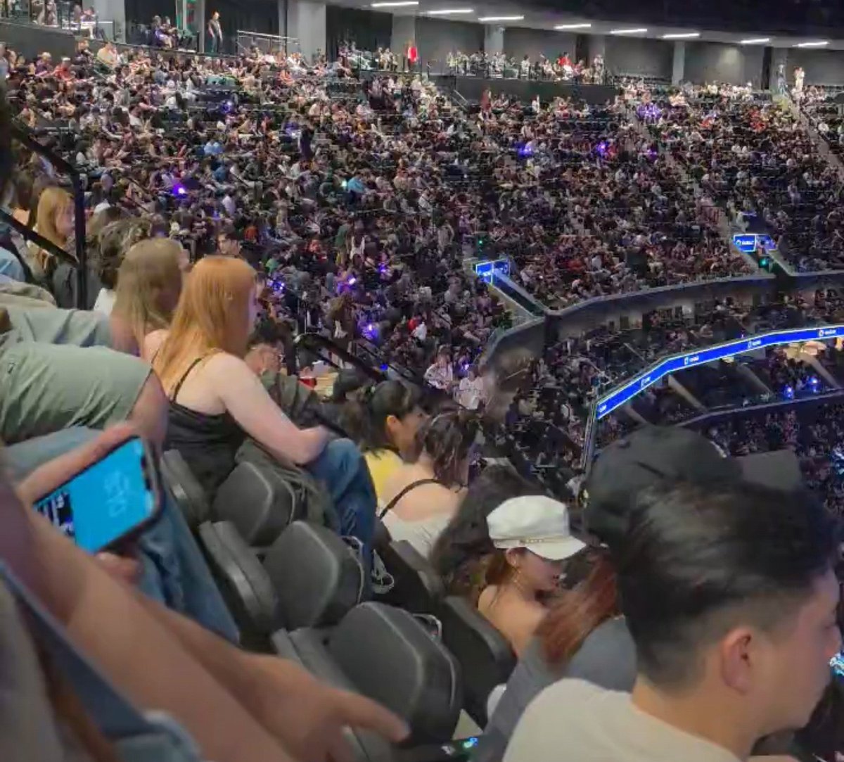 jacks0nseven's tweet photo. Sold out? https://t.co/MdM3LrdQ2A