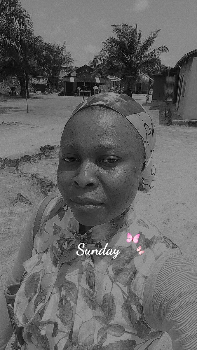 favournana3's tweet photo. Sunday blessings y'all 🥰 https://t.co/6B22NqbdEN