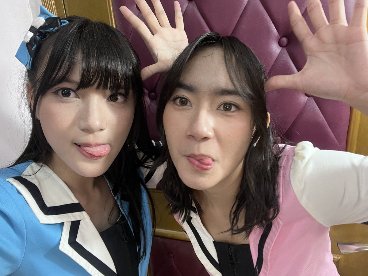 A_VirgiJKT48's tweet photo. @N_IntanJKT48 panas? kalungan kipas https://t.co/9zBYKIuKHb