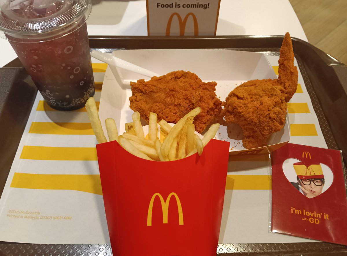 03_lpx's tweet photo. ร้องเกะเสร็จแยะ มากินไก่กัน (⁠≧⁠▽⁠≦⁠)
#บ๊องอ้วมมาบอก #SNOIRWY https://t.co/6lAjXf5Mxr