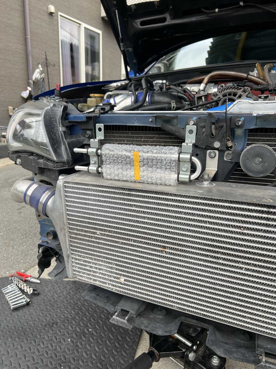 timtim_gvb106's tweet photo. Z34のパワステオイルクーラーを流用
Vベルトもボロかったので交換

  #整備メモ  #パワステクーラー  #日産部品
 #流用  #エンジンルーム汚い https://t.co/bSQ1vq5HhN