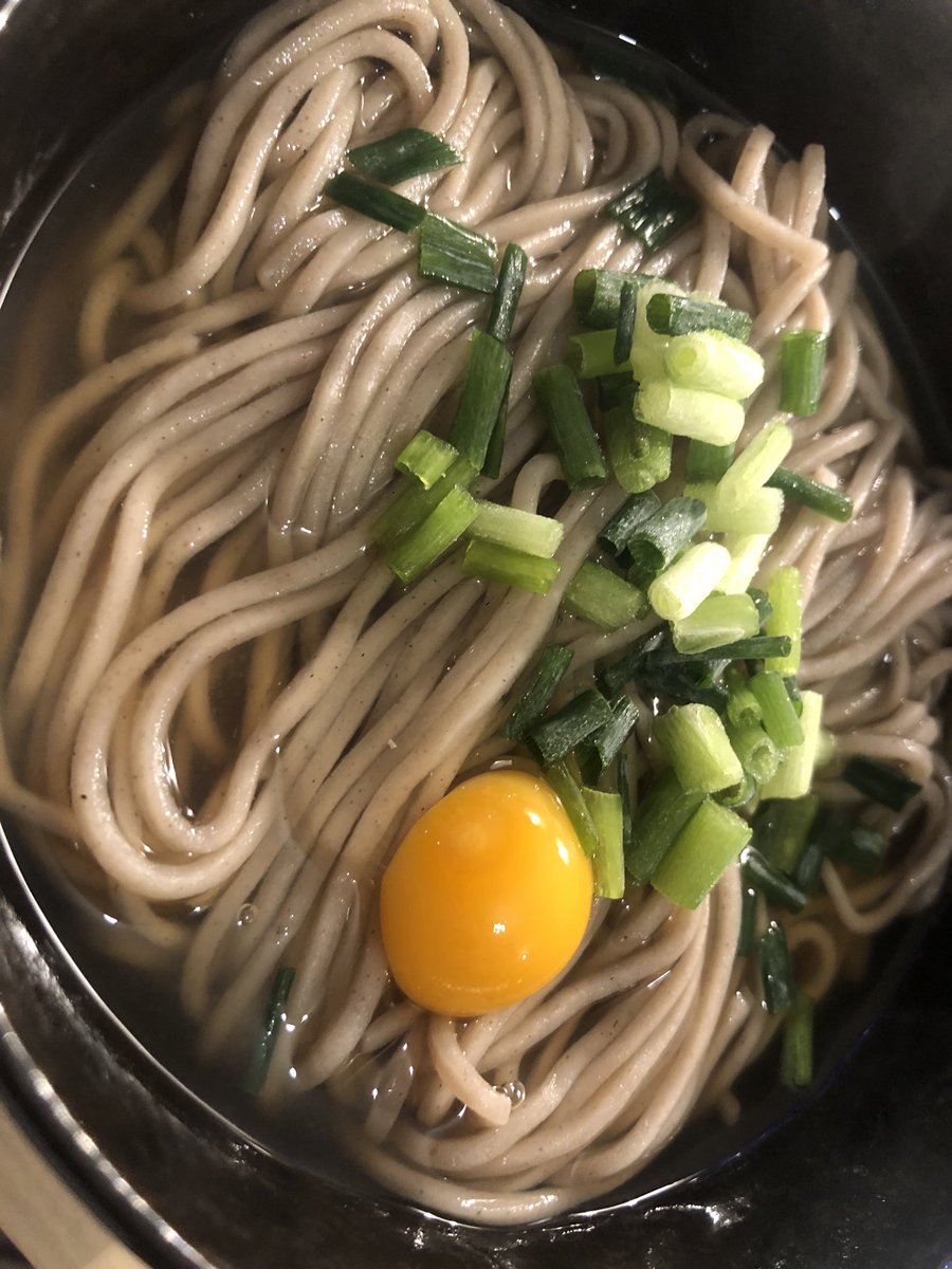 10yusuke23's tweet photo. おでん🍢出汁で蕎麦、千葉県産おつとめ蛤
#おでんの季節 #自炊 https://t.co/IHMsSOkJpA