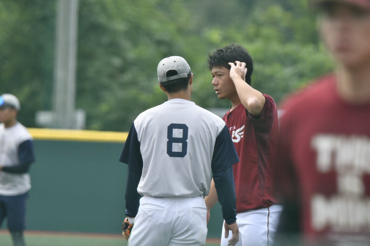 bearta131's tweet photo. 26.09.25 泉
対ヤクルト
試合前練習

茂木さんが急に笑顔になって、
ピャーっと駆け寄った先には、かーくんがいました。 https://t.co/qSz4v2xZJ3