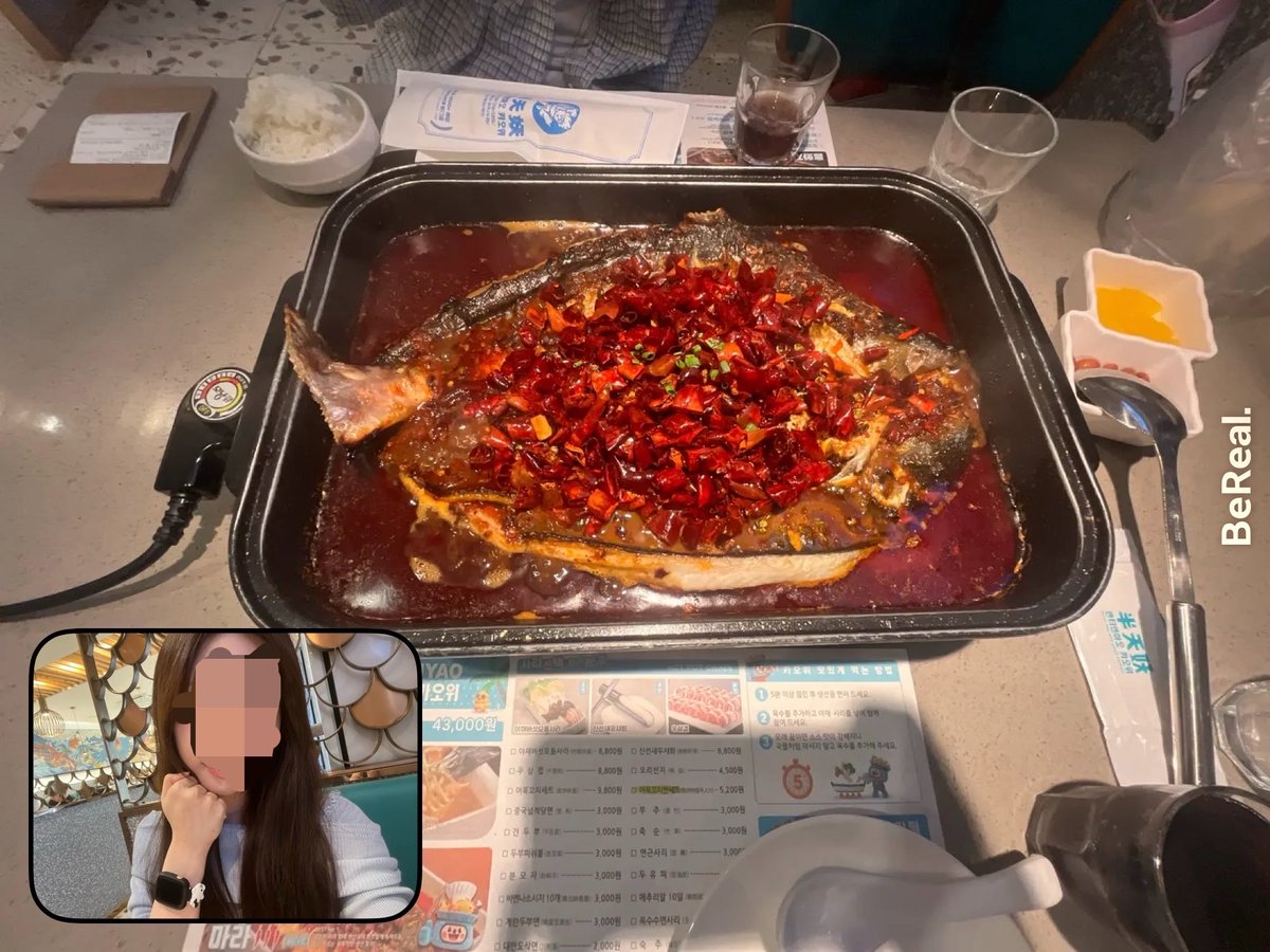 marronnie2's tweet photo. 평생여치니랑카오위먹으면서살꼬시품 https://t.co/q7ytKie1SD