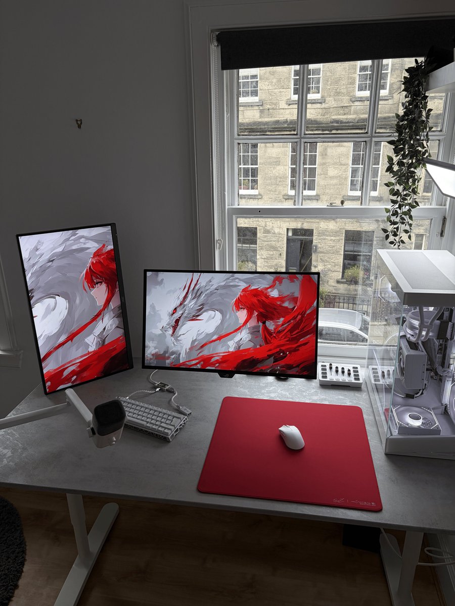 AsTech28's tweet photo. red #desksetup https://t.co/LeO5cktlm3