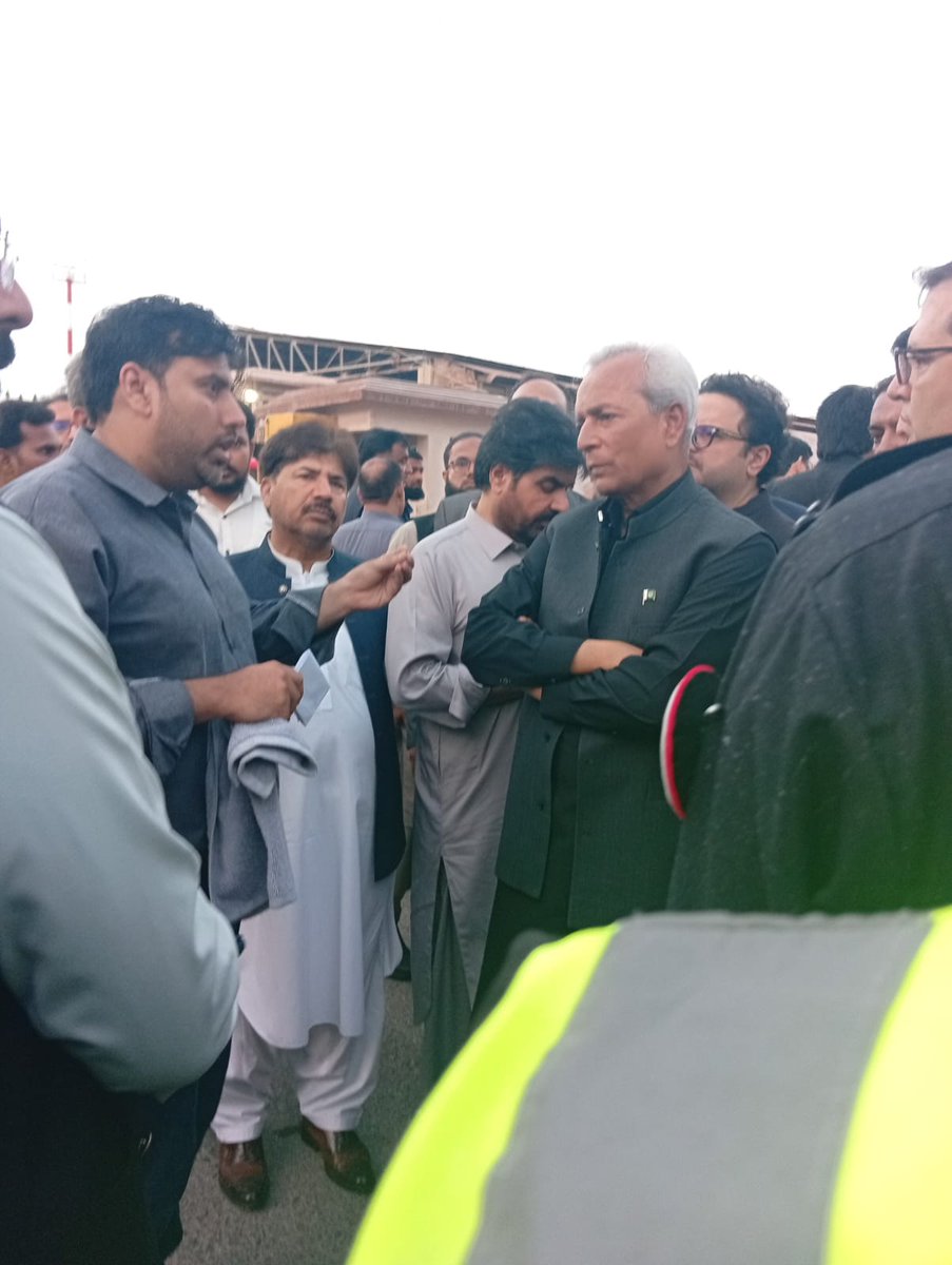 opf_pk's tweet photo. Four injured persons and three deceased bodies arrived from Somalia on 4 October. OPF Sindh officials facilitated medical assistance and arrangements for the deceased.

#OPF #OPFSindh #OverseasPakistanis https://t.co/RuFdwbVKtY